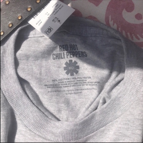 RED HOT CHILI PEPPERS CONCERT BAND TEE SHIRT M - Picture 5 of 5